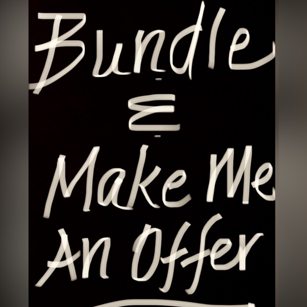 CLOSING MY CLOSET 
PLEASE MAKE ME OFFERS AND BUNDLE FOR DEEP SAVINGS.